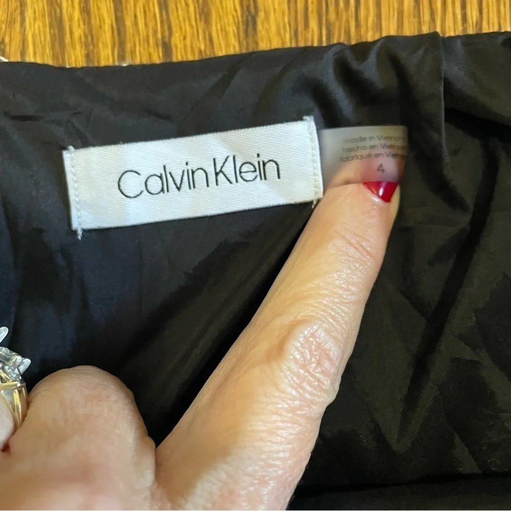 Calvin Klein Houndstooth Pencil Skirt Fray Hem Black Gray Silver Size 4